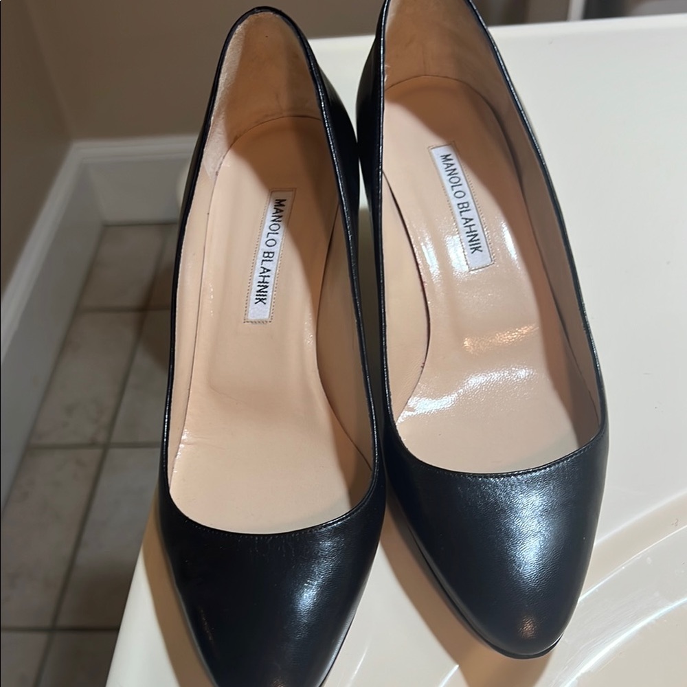Manolo Blahnik Black Leather Women's Shoes
